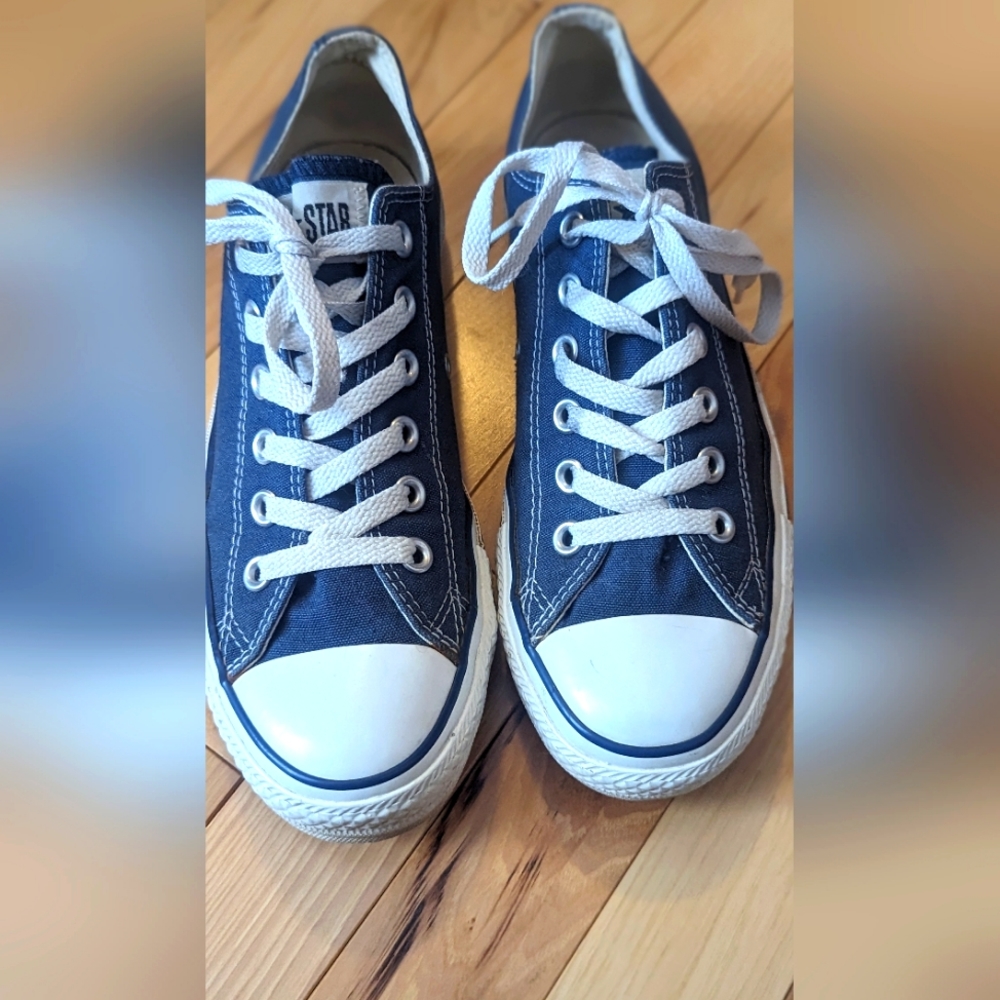Converse Blue Low Top Women's SZ 8.5